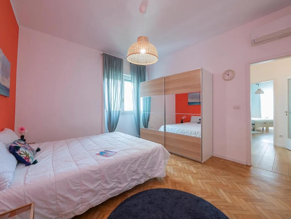 I Host Apartment - Marescalchi 9 Milano 0*,  Italia